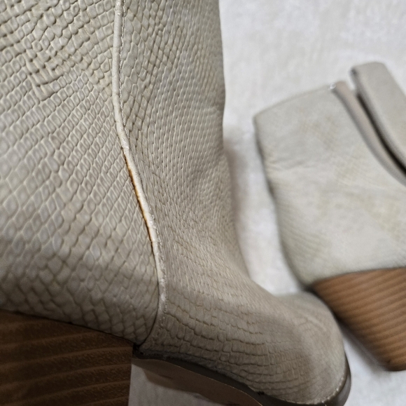 Coconuts by Matisse Vegan Snake Skin Going West Zip Up Heeled Bootie Boots - Picture 16 of 16